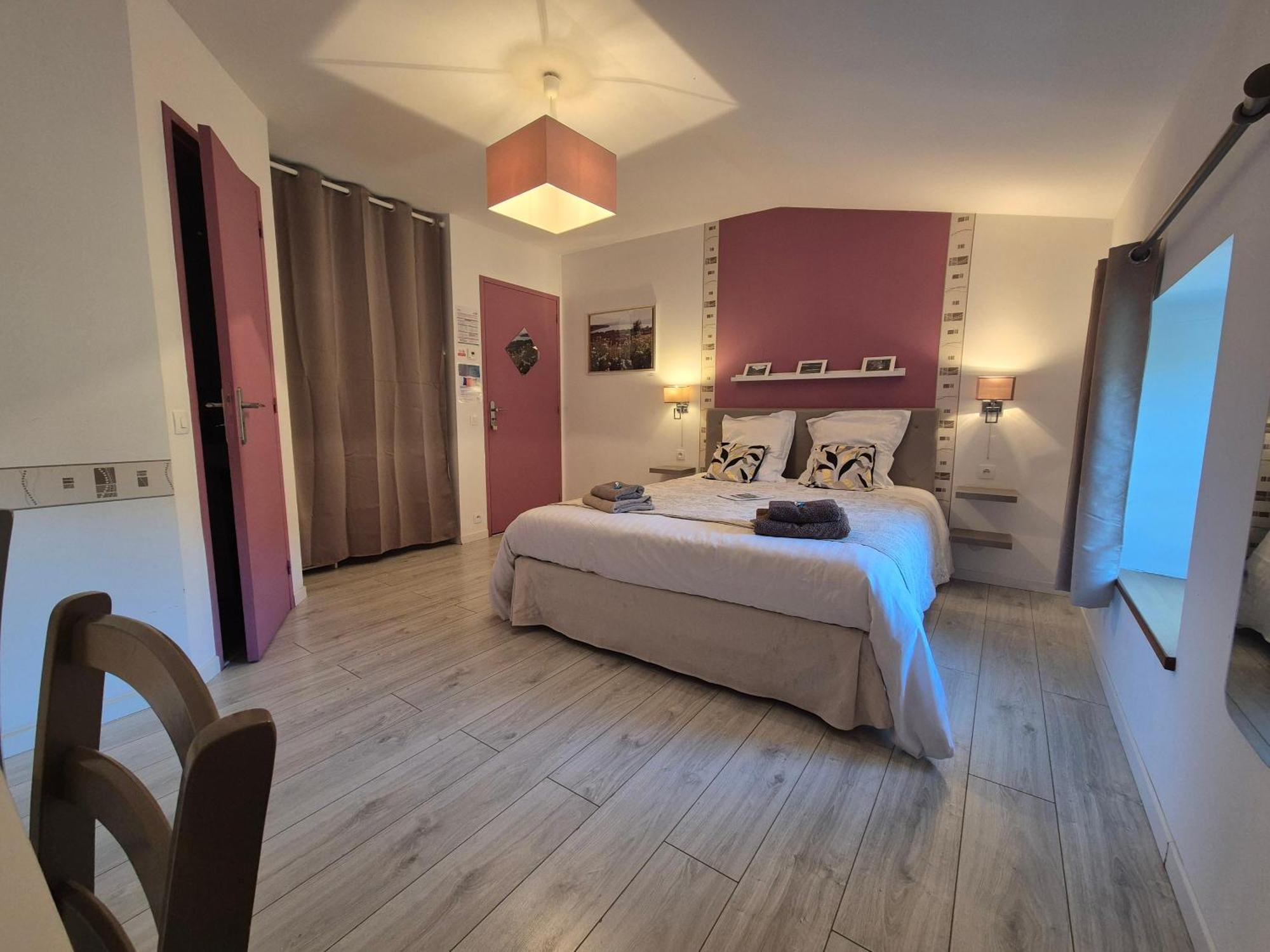 D'hote Le Clos D'audio A Bed & Breakfast Riols